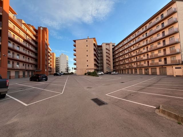 Kommersiell till salu i Roses med garage - 265 000 € (Ref: 9422077)