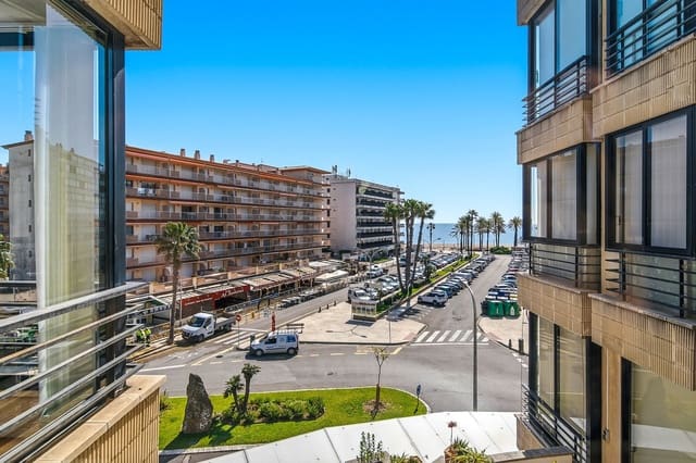 2 bedroom Apartment for sale in Roses with garage - € 310,000 (Ref: 9698141)