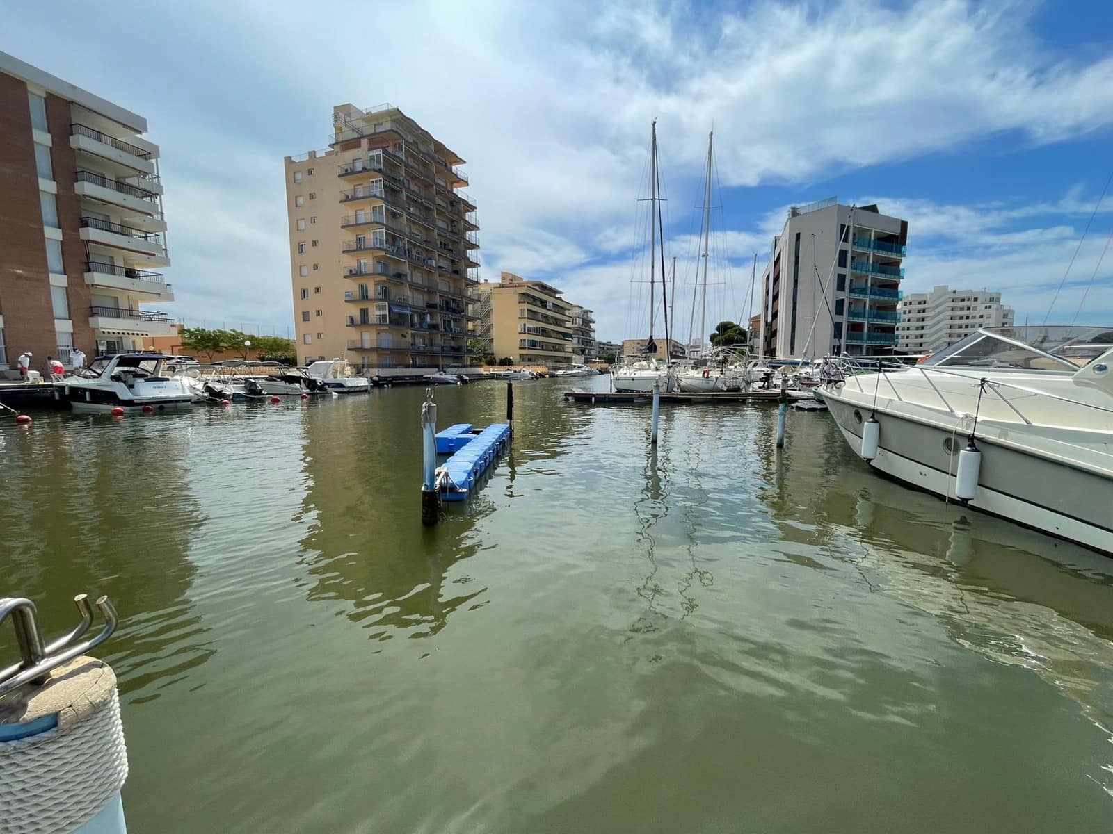 Garage for sale in Roses - € 85,000 (Ref: 9707440)