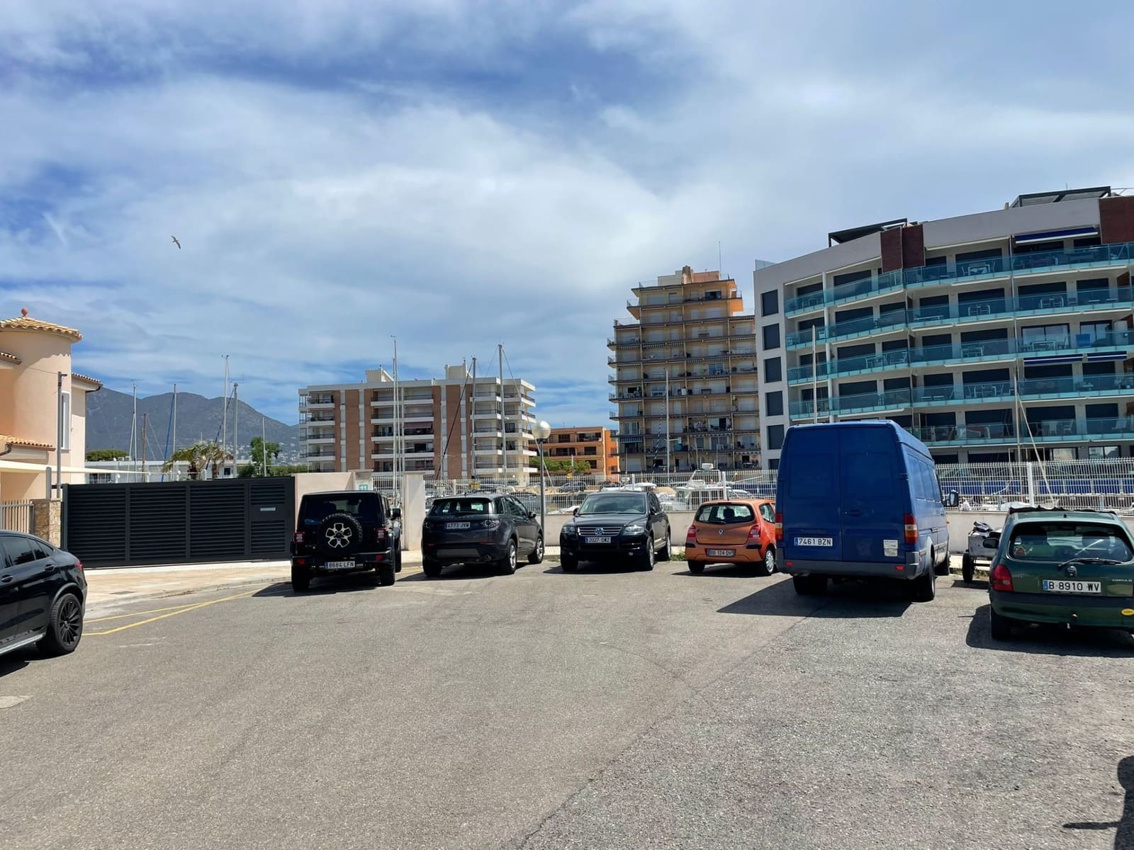 Garage for sale in Roses - € 85,000 (Ref: 9707440)