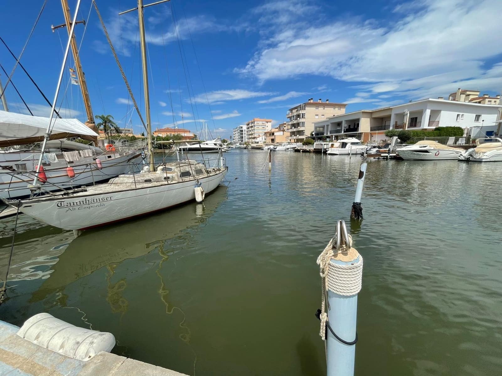 Garage for sale in Roses - € 85,000 (Ref: 9707440)