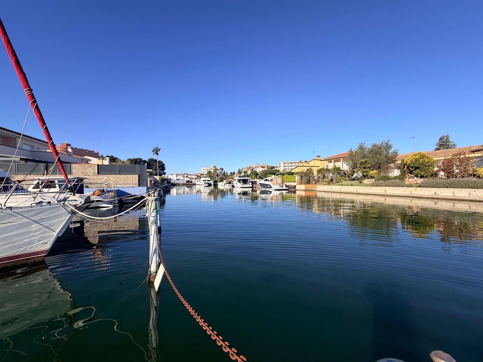 Garaje en Roses en venta - 85.000 € (Ref: 9707440)