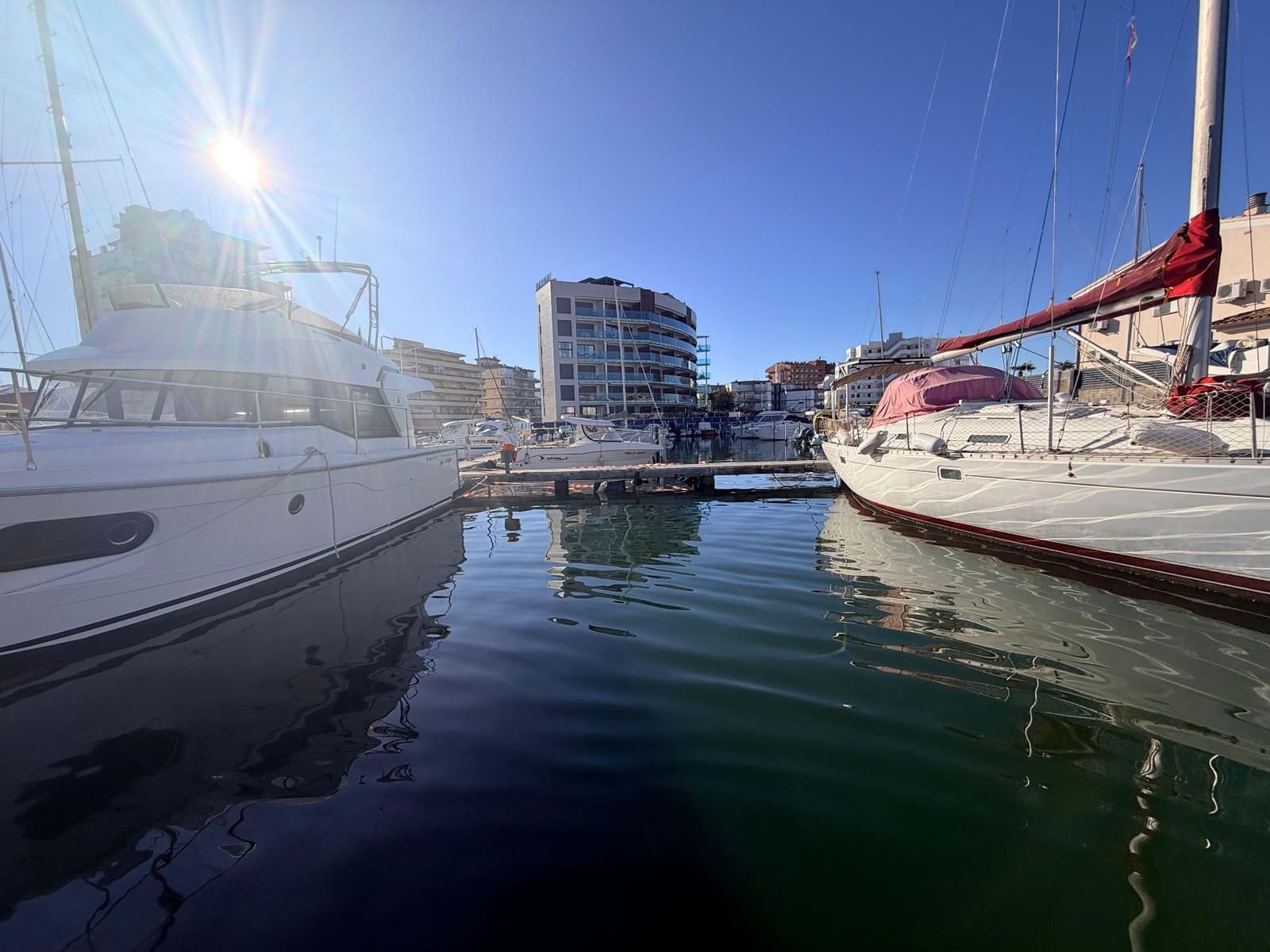 Garaje en Roses en venta - 85.000 € (Ref: 9707440)