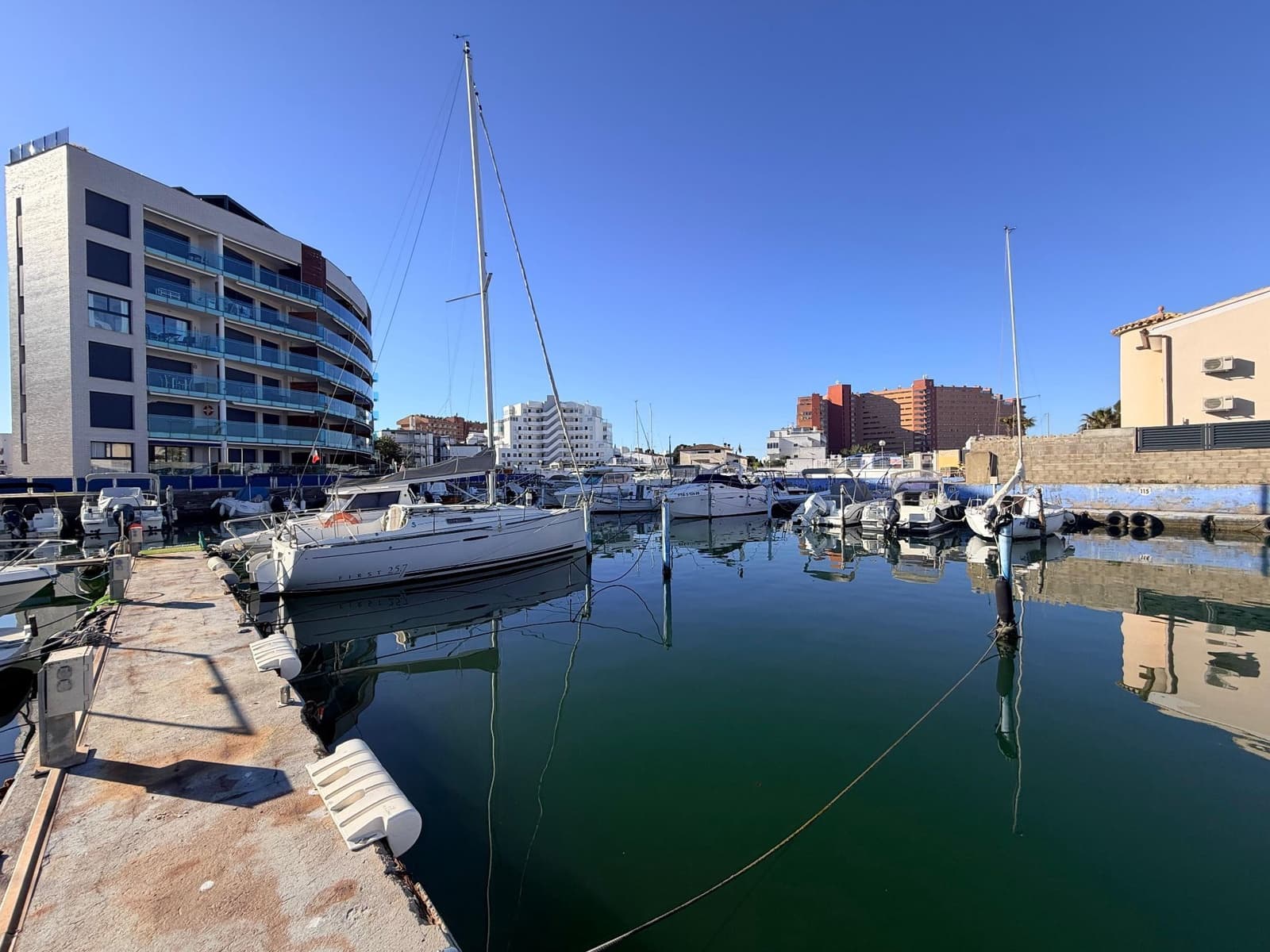 Garaje en Roses en venta - 85.000 € (Ref: 9707440)