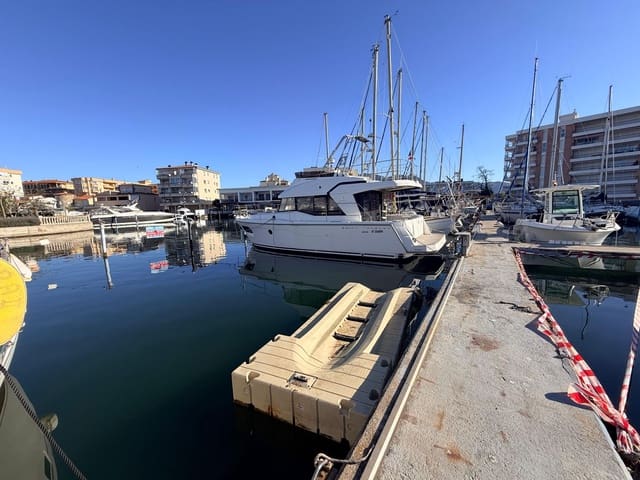 Garasje til salgs i Roses - € 85 000 (Ref: 9707440)