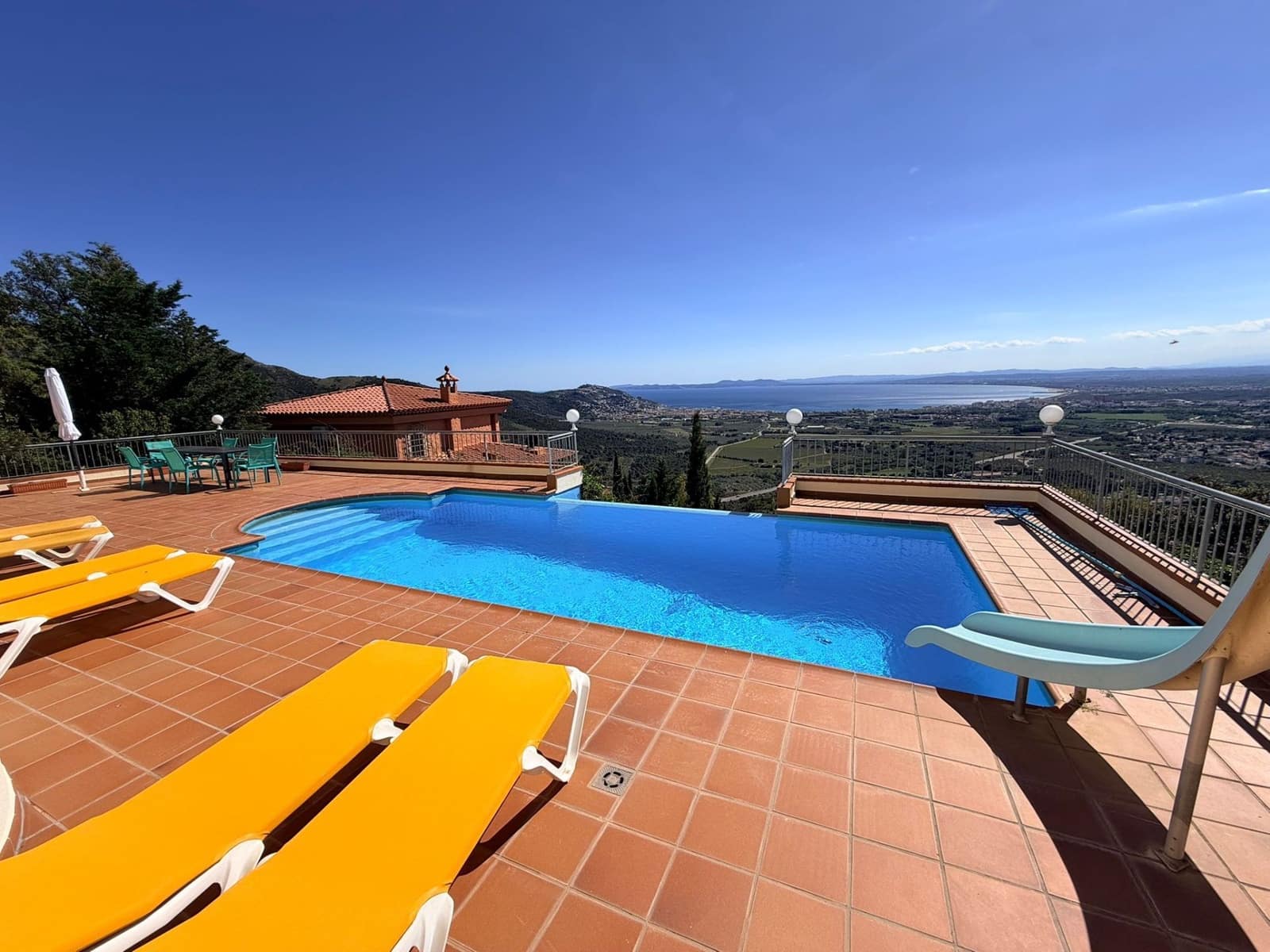 5 bedroom Villa for sale in El Mas Fumats with pool garage - € 745,000 (Ref: 9780129)