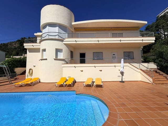 Chalet de 5 habitaciones en El Mas Fumats, Roses en venta con piscina garaje - 745.000 € (Ref: 9780129)