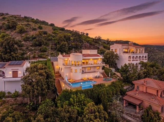 5 soveværelse Villa til salg i El Mas Fumats, Roses med swimmingpool garage - € 745.000 (Ref: 9780129)