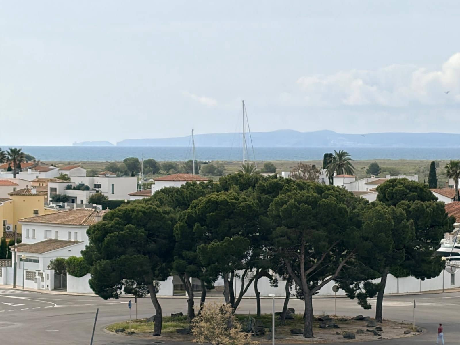 1 sypialnia Apartament na sprzedaż w Roses z basenem garażem - 235 000 € (Ref: 9807664)