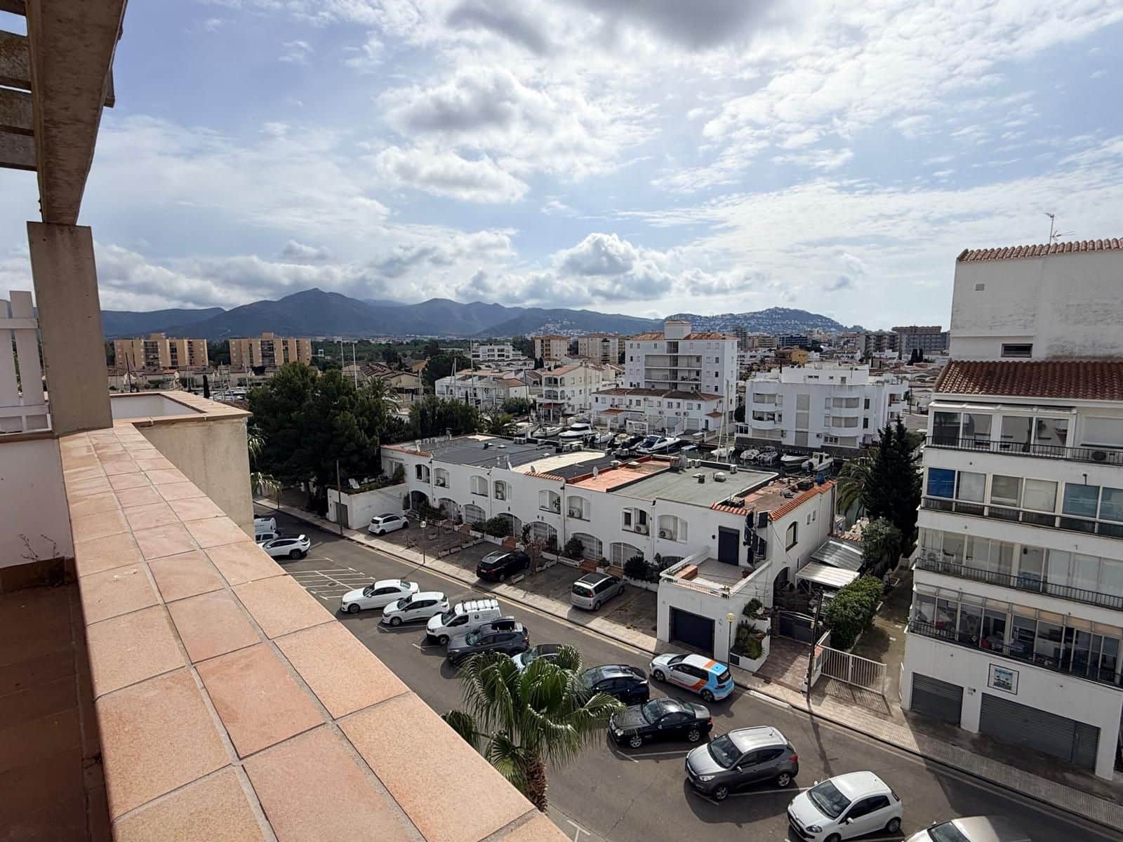 1 sypialnia Apartament na sprzedaż w Roses z basenem garażem - 235 000 € (Ref: 9807664)