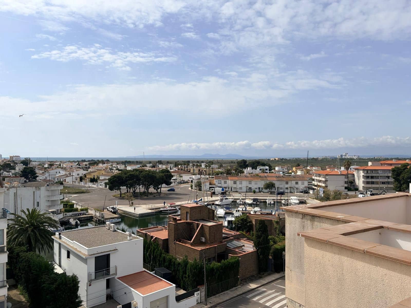 1 sypialnia Apartament na sprzedaż w Roses z basenem garażem - 235 000 € (Ref: 9807664)