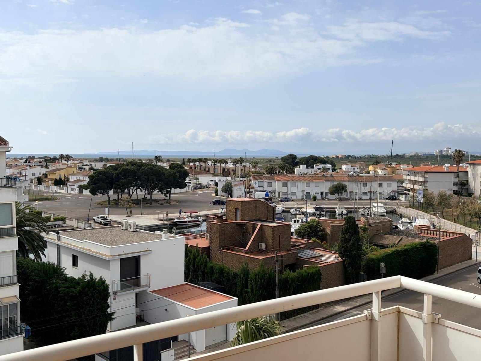 1 sypialnia Apartament na sprzedaż w Roses z basenem garażem - 235 000 € (Ref: 9807664)