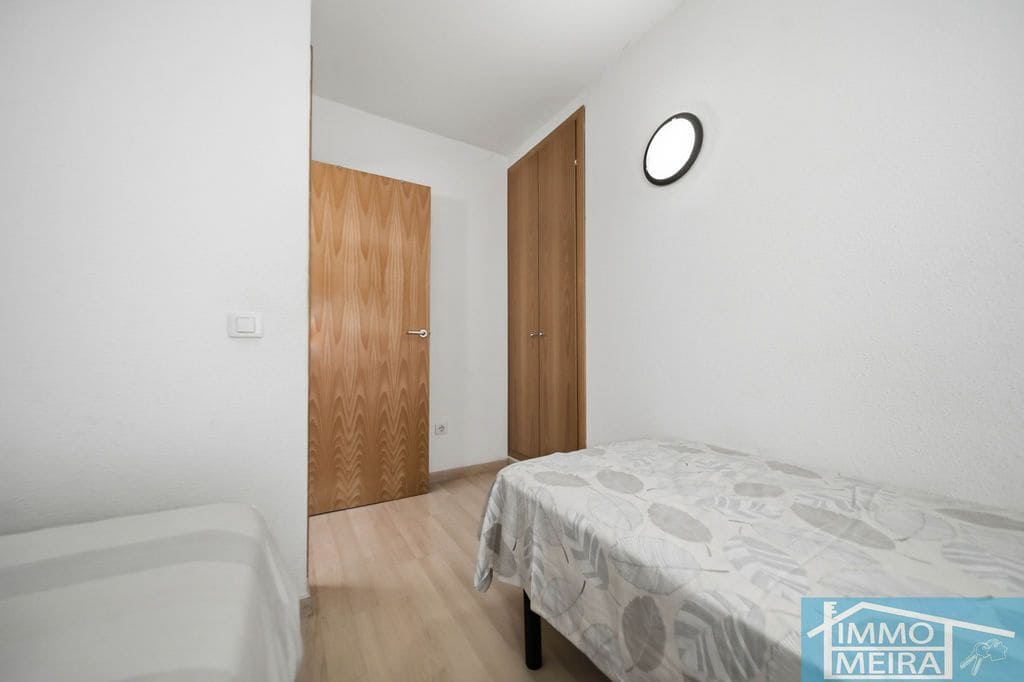 2 bedroom Apartment for sale in Roses with pool garage - € 235,000 (Ref: 9807664)