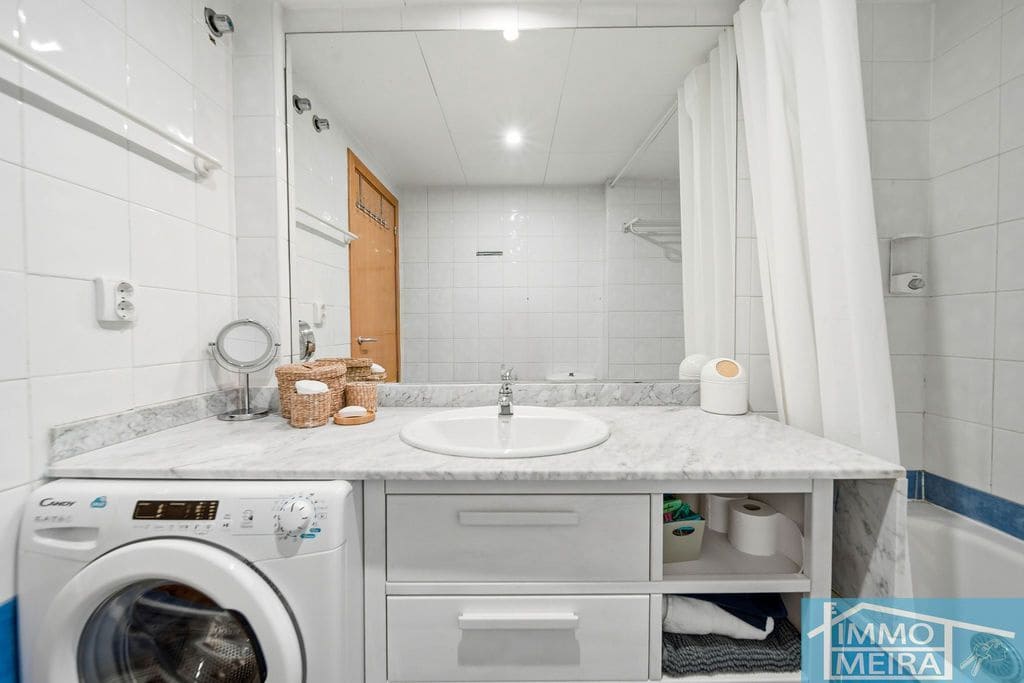 2 bedroom Apartment for sale in Roses with pool garage - € 235,000 (Ref: 9807664)