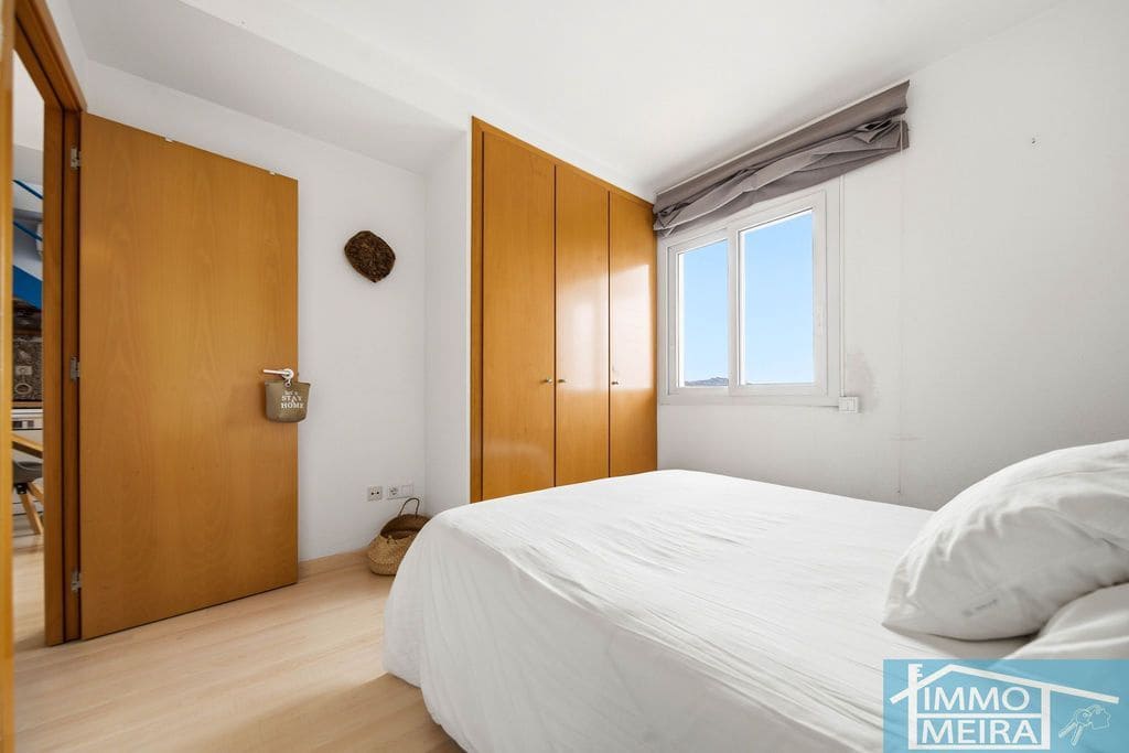 2 bedroom Apartment for sale in Roses with pool garage - € 235,000 (Ref: 9807664)