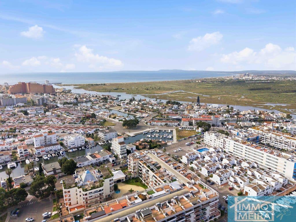 2 bedroom Apartment for sale in Roses with pool garage - € 235,000 (Ref: 9807664)