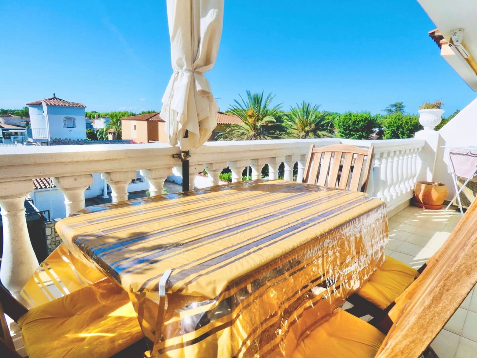 1 bedroom Apartment for sale in Empuriabrava with pool garage - € 139,000 (Ref: 9815571)