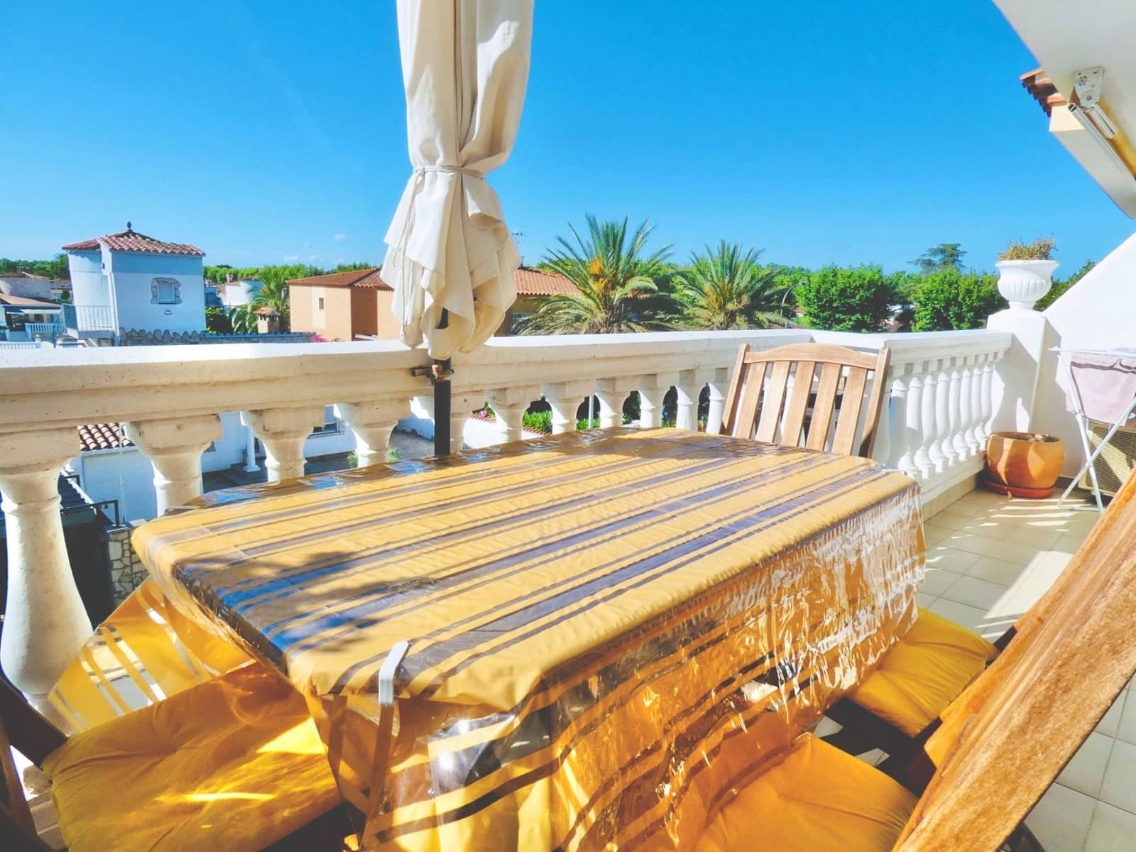 1 bedroom Apartment for sale in Empuriabrava with pool garage - € 139,000 (Ref: 9815571)