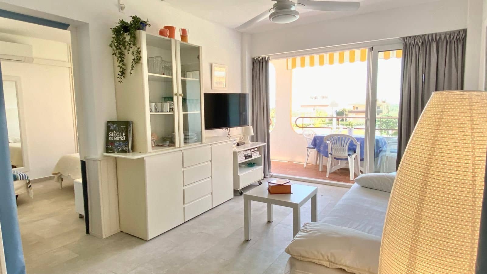 1 bedroom Apartment for sale in Roses with pool garage - € 148,000 (Ref: 9815572)
