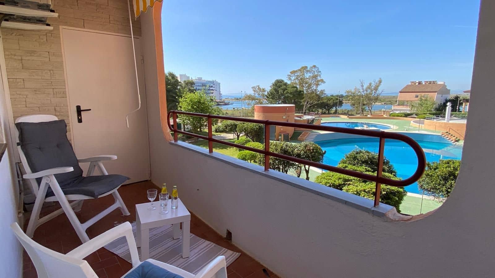 1 bedroom Apartment for sale in Roses with pool garage - € 148,000 (Ref: 9815572)