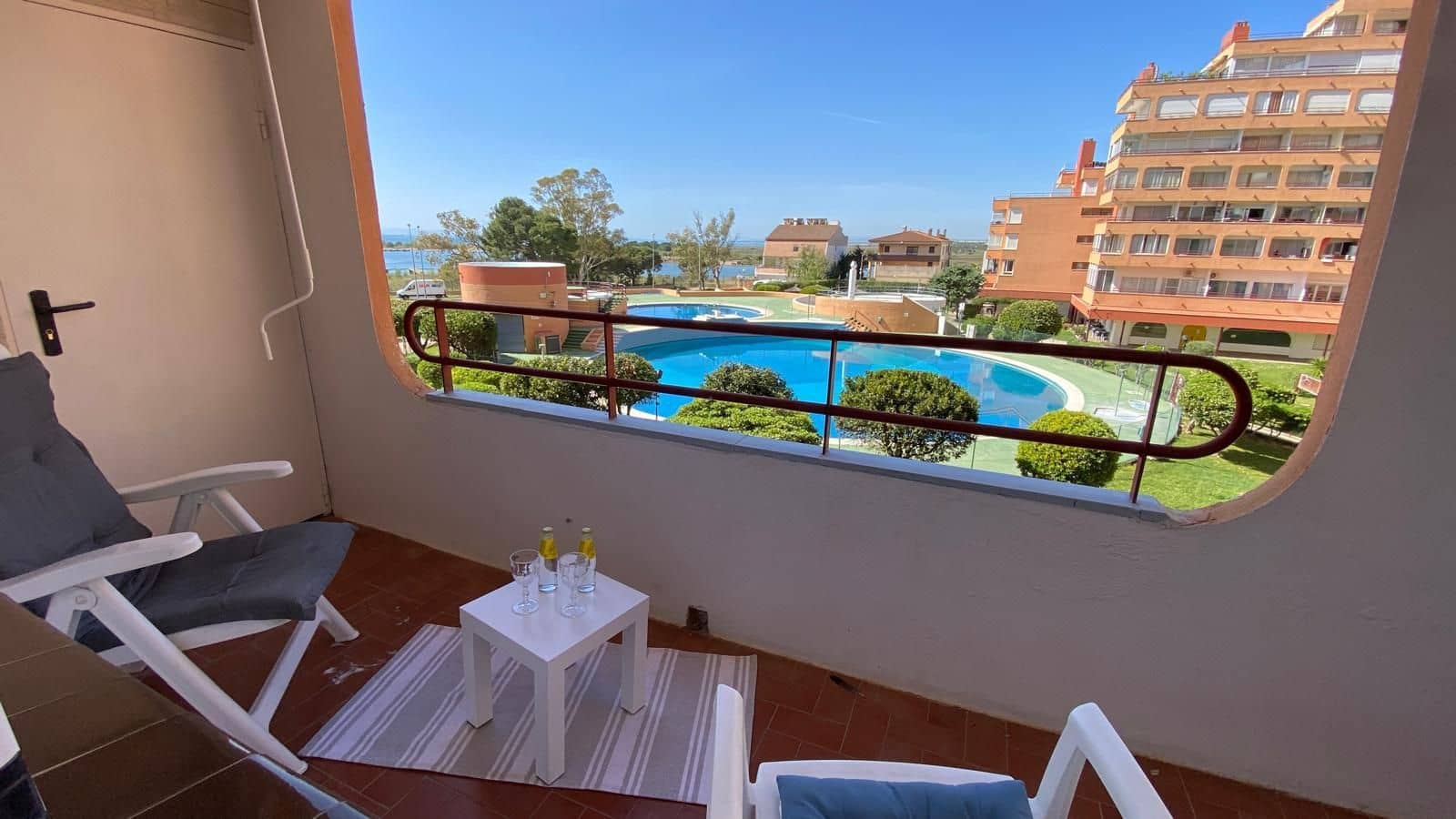 1 bedroom Apartment for sale in Roses with pool garage - € 148,000 (Ref: 9815572)