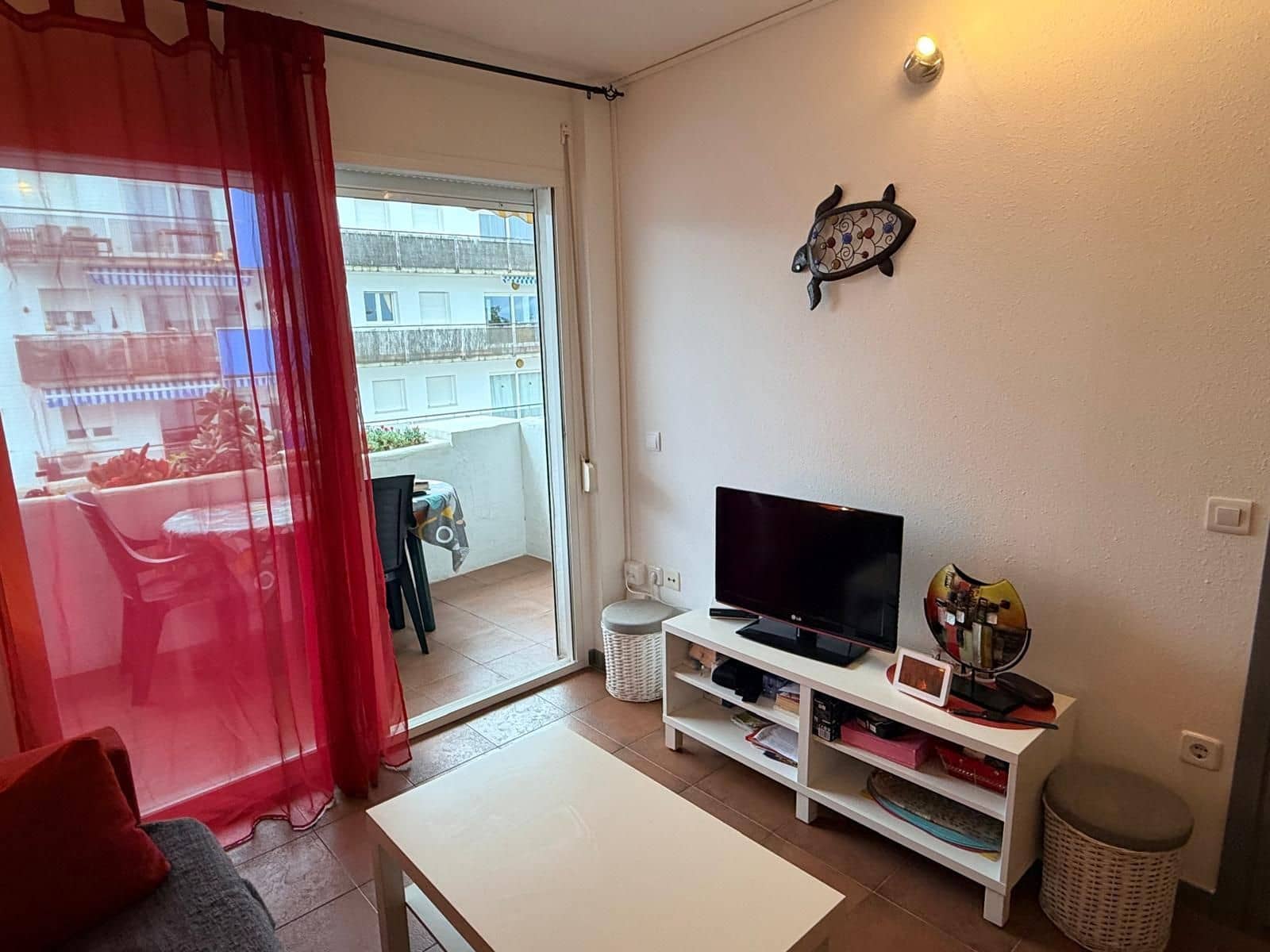 1 bedroom Apartment for sale in Roses with pool garage - € 129,900 (Ref: 9826168)