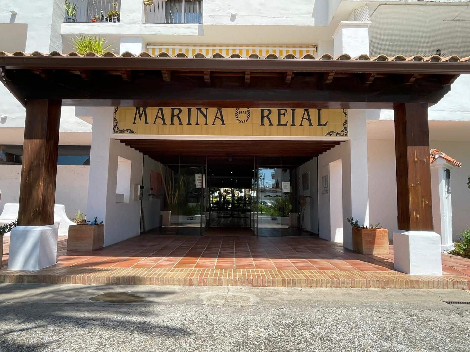 1 bedroom Apartment for sale in Roses with pool garage - € 129,900 (Ref: 9826168)