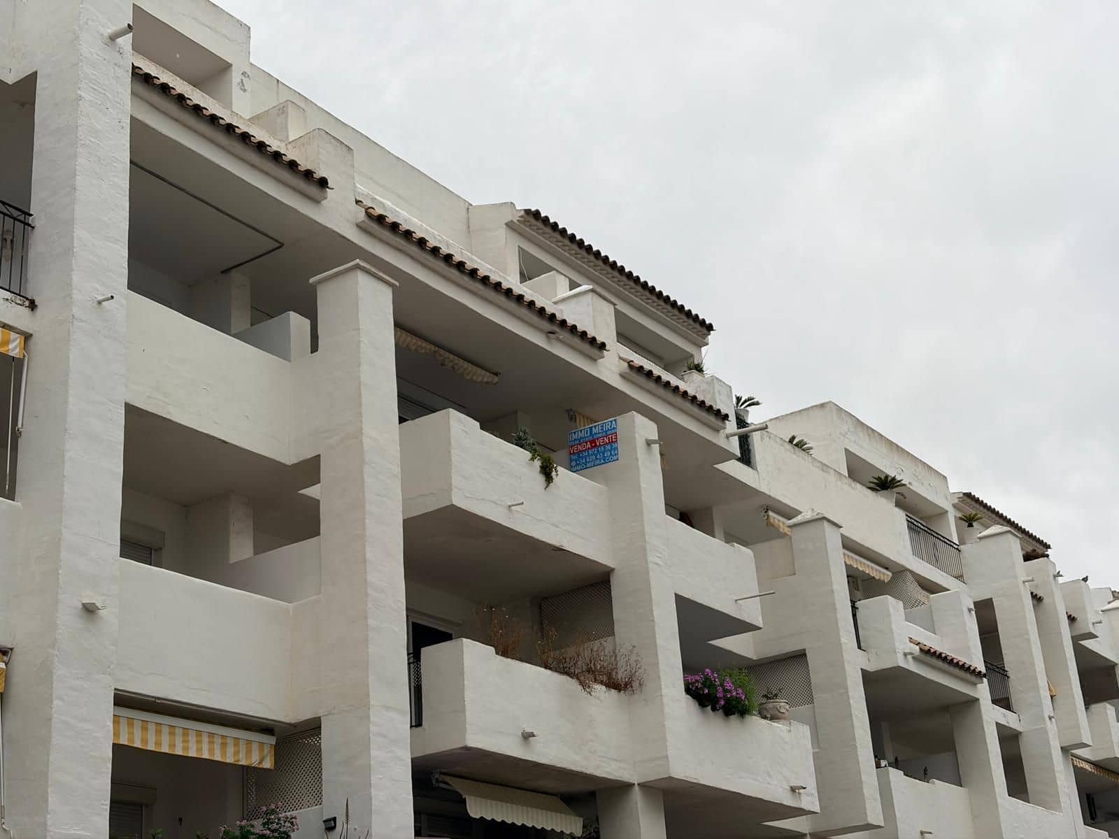 1 bedroom Apartment for sale in Roses with pool garage - € 129,900 (Ref: 9826168)