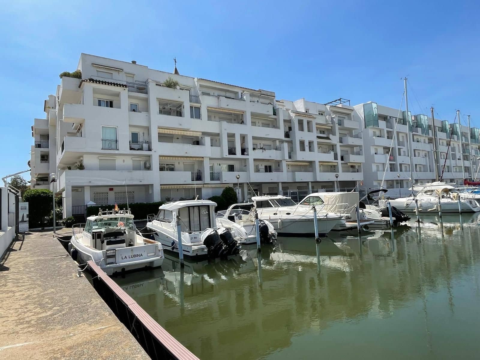 1 bedroom Apartment for sale in Roses with pool garage - € 129,900 (Ref: 9826168)