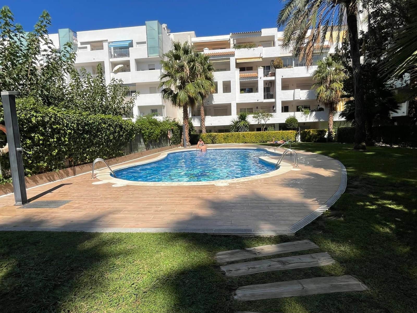 1 bedroom Apartment for sale in Roses with pool garage - € 129,900 (Ref: 9826168)