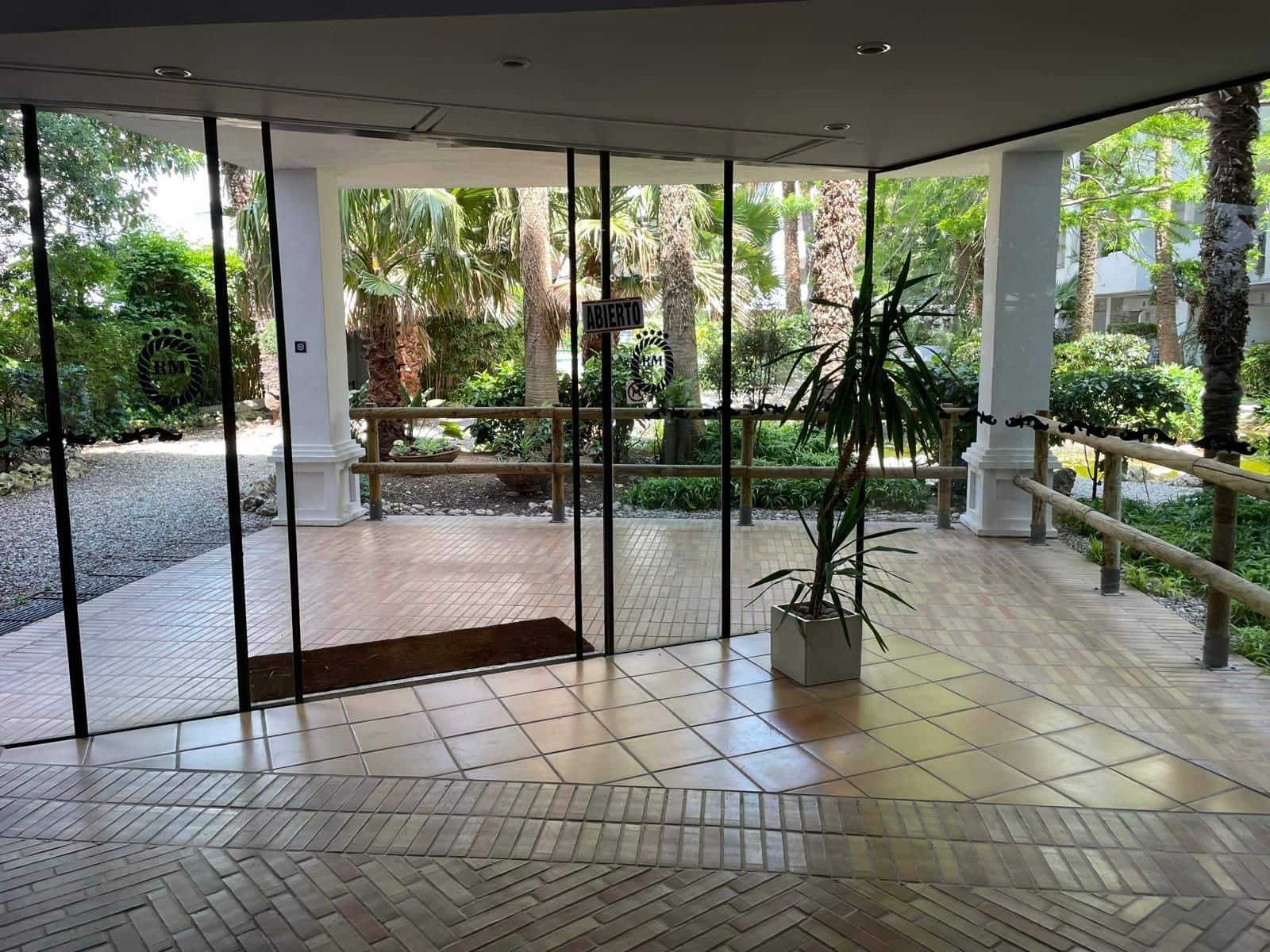 1 bedroom Apartment for sale in Roses with pool garage - € 129,900 (Ref: 9826168)