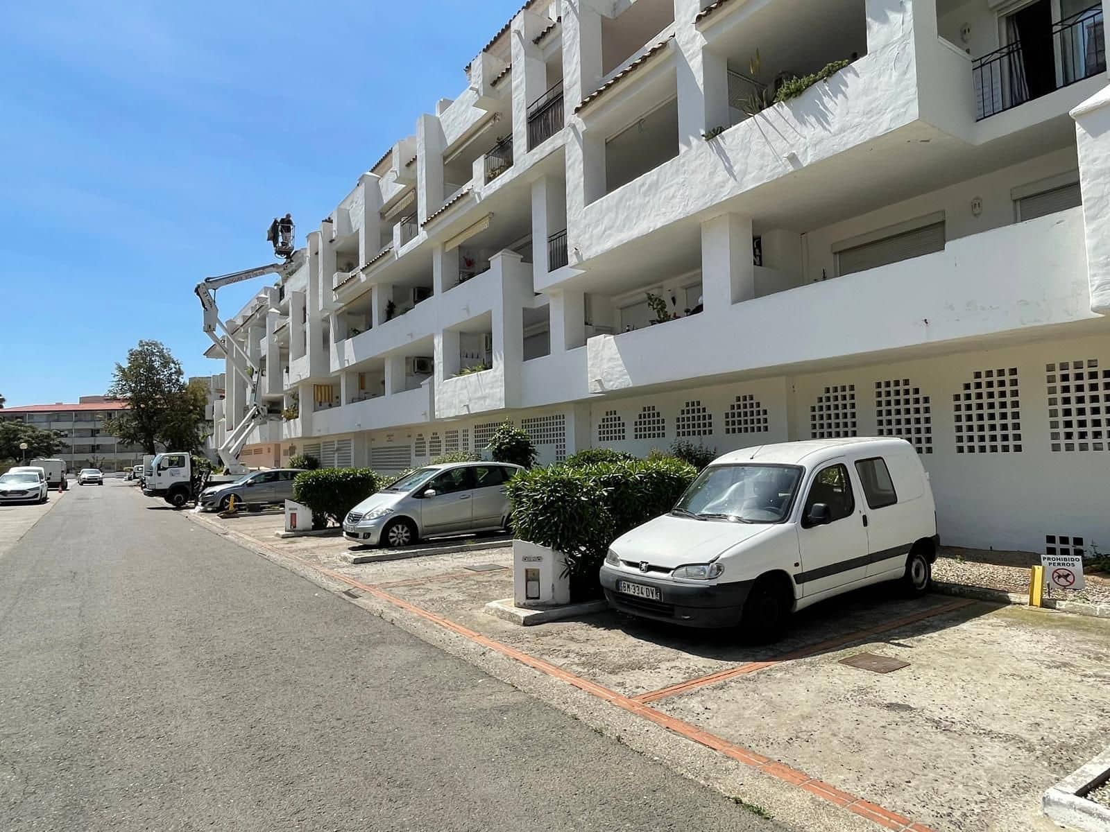 1 bedroom Apartment for sale in Roses with pool garage - € 129,900 (Ref: 9826168)