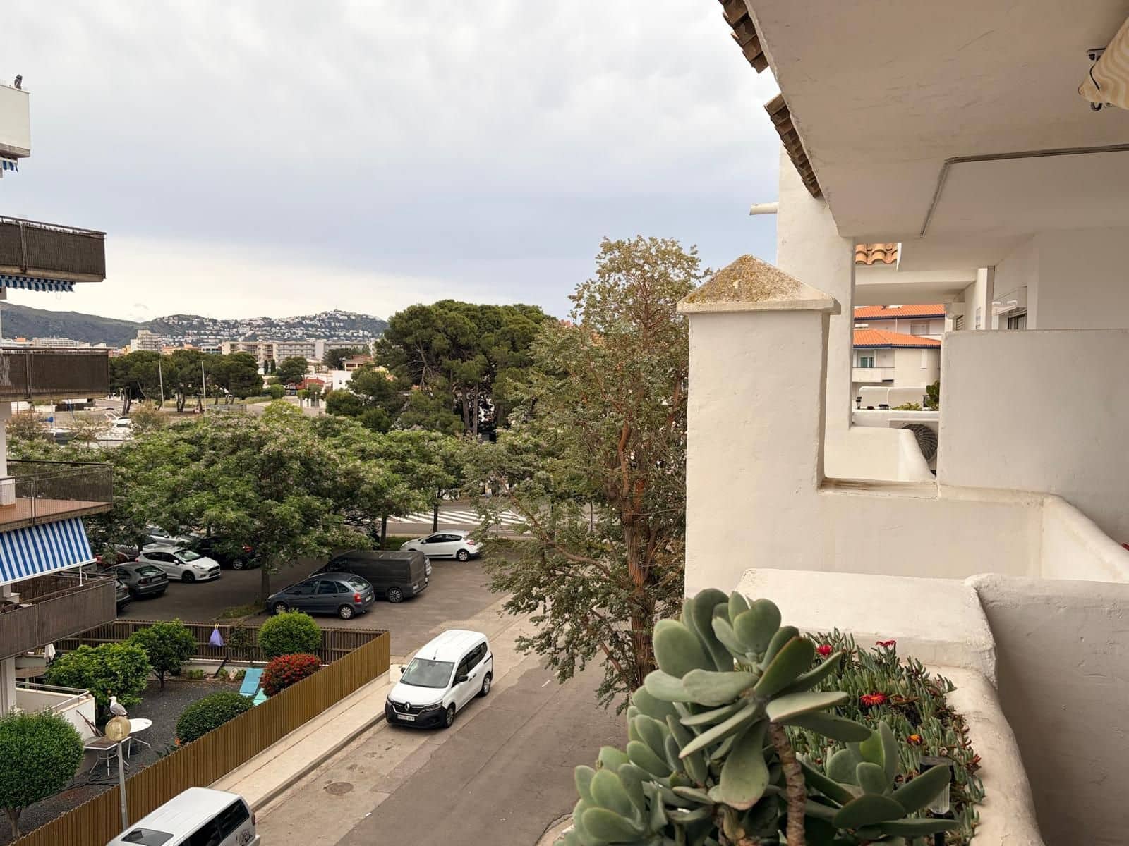 1 bedroom Apartment for sale in Roses with pool garage - € 129,900 (Ref: 9826168)