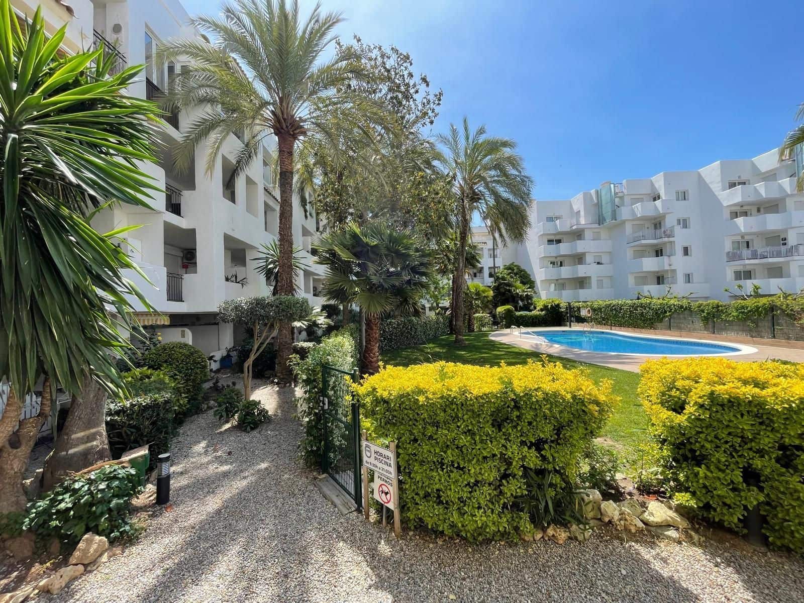 1 bedroom Apartment for sale in Roses with pool garage - € 129,900 (Ref: 9826168)