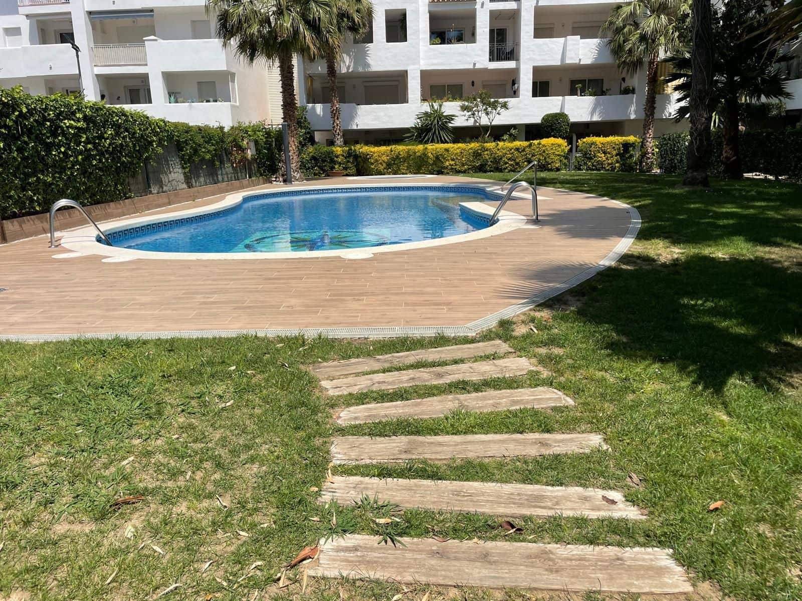 1 bedroom Apartment for sale in Roses with pool garage - € 129,900 (Ref: 9826168)