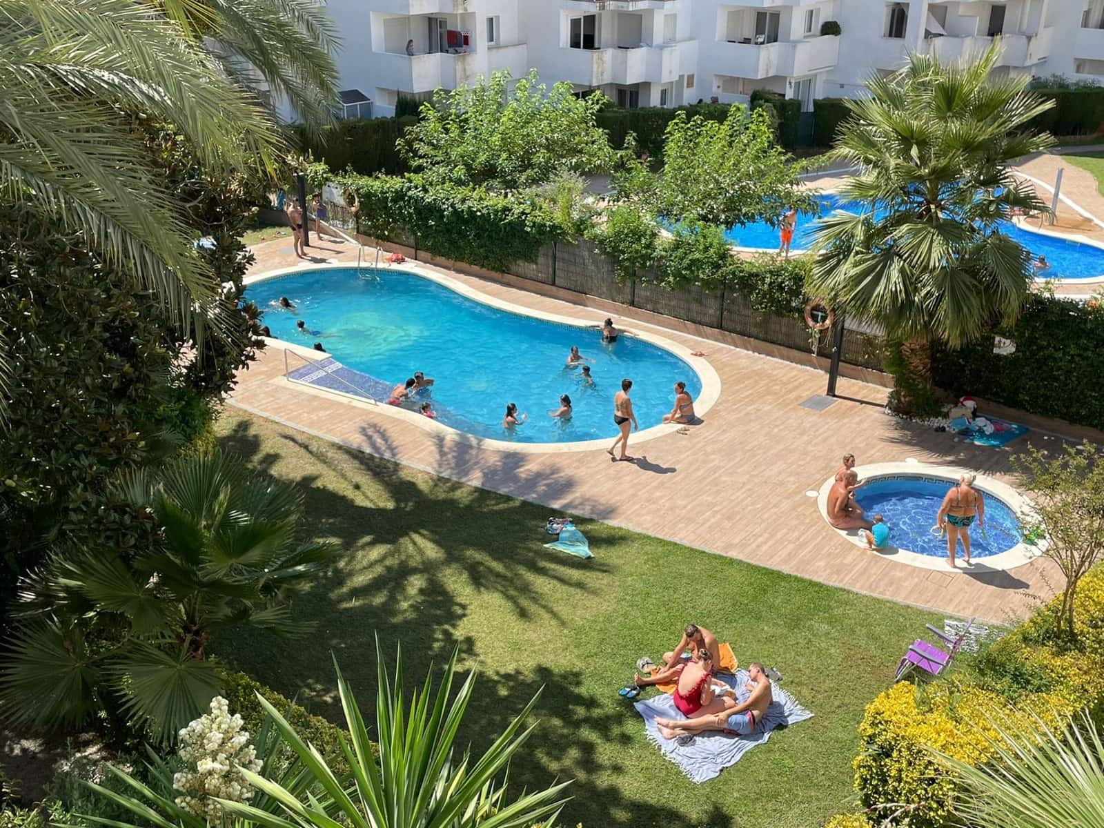 1 bedroom Apartment for sale in Roses with pool garage - € 129,900 (Ref: 9826168)