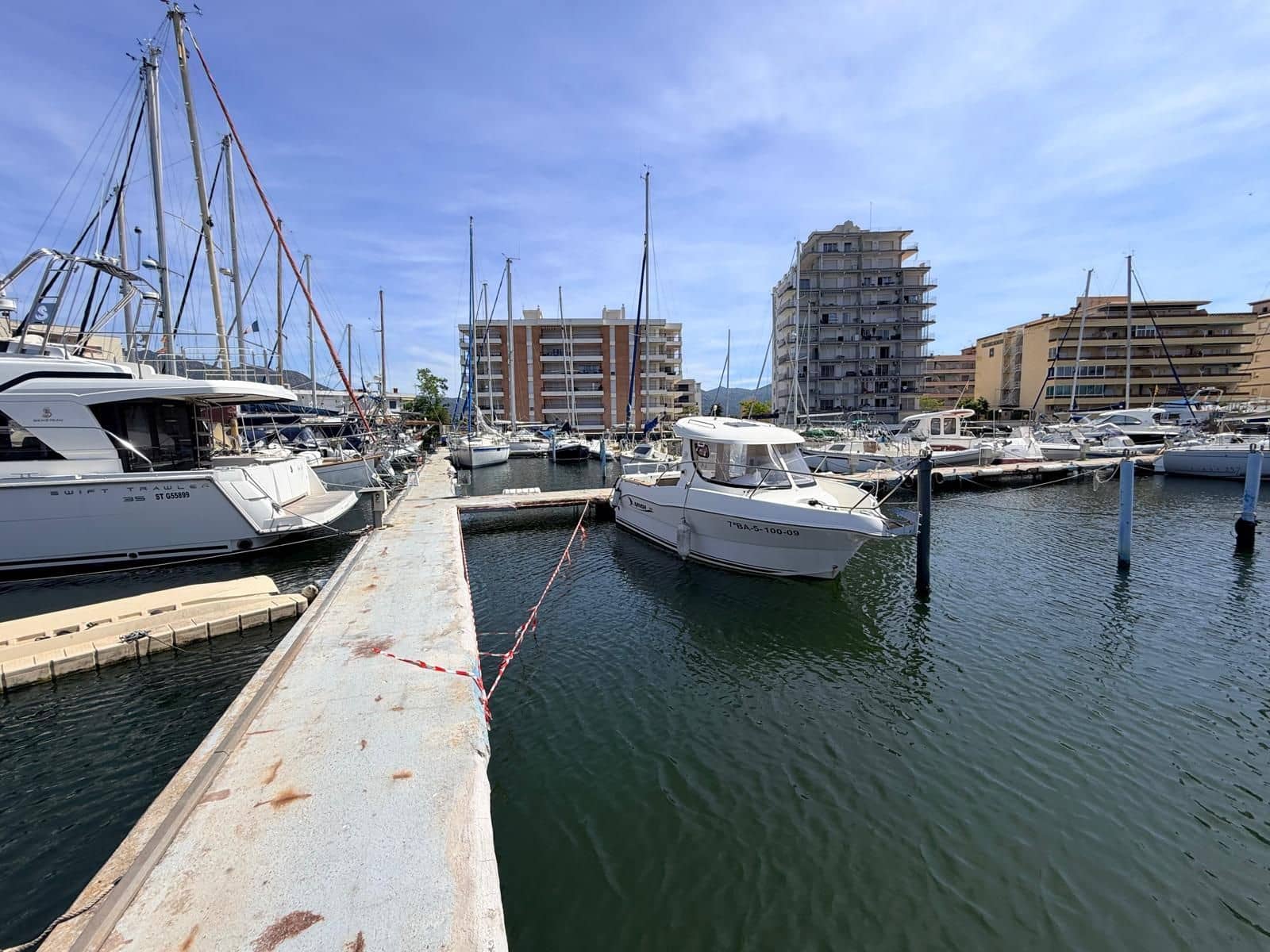Garage for sale in Roses - € 45,000 (Ref: 9864051)