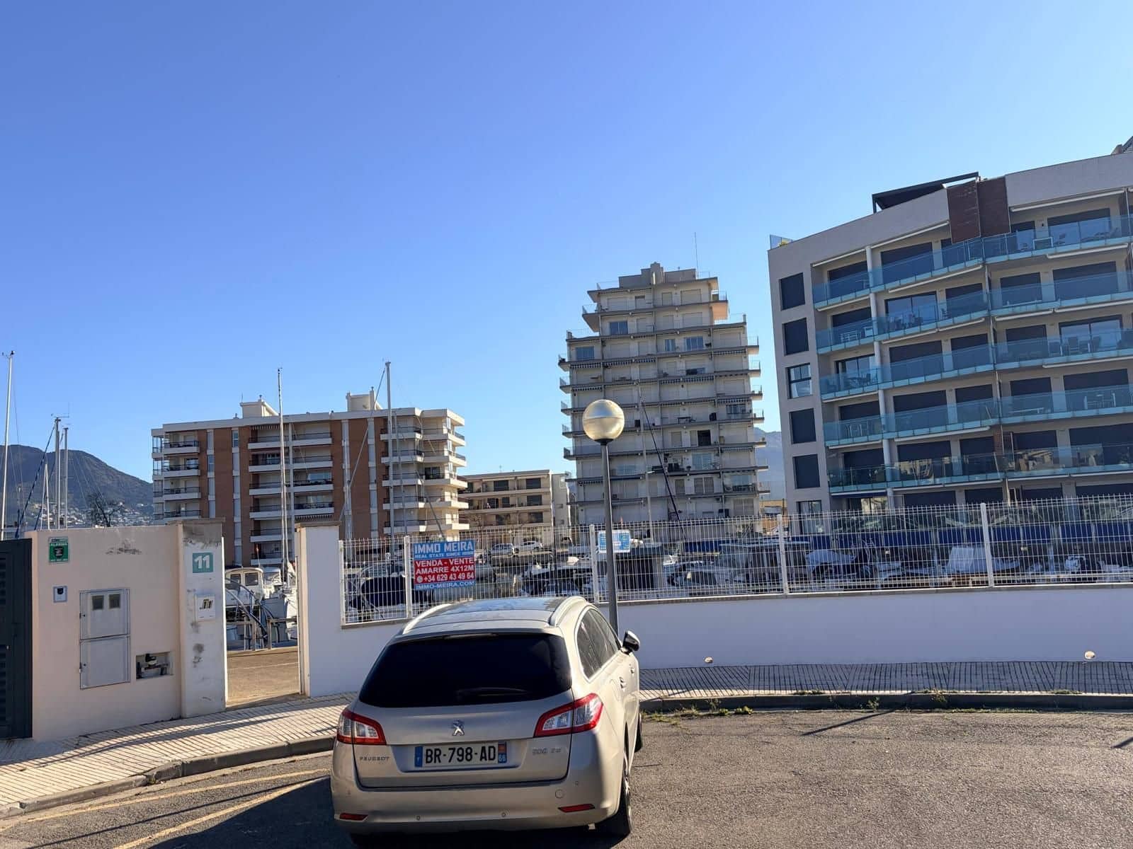 Garage for sale in Roses - € 45,000 (Ref: 9864051)