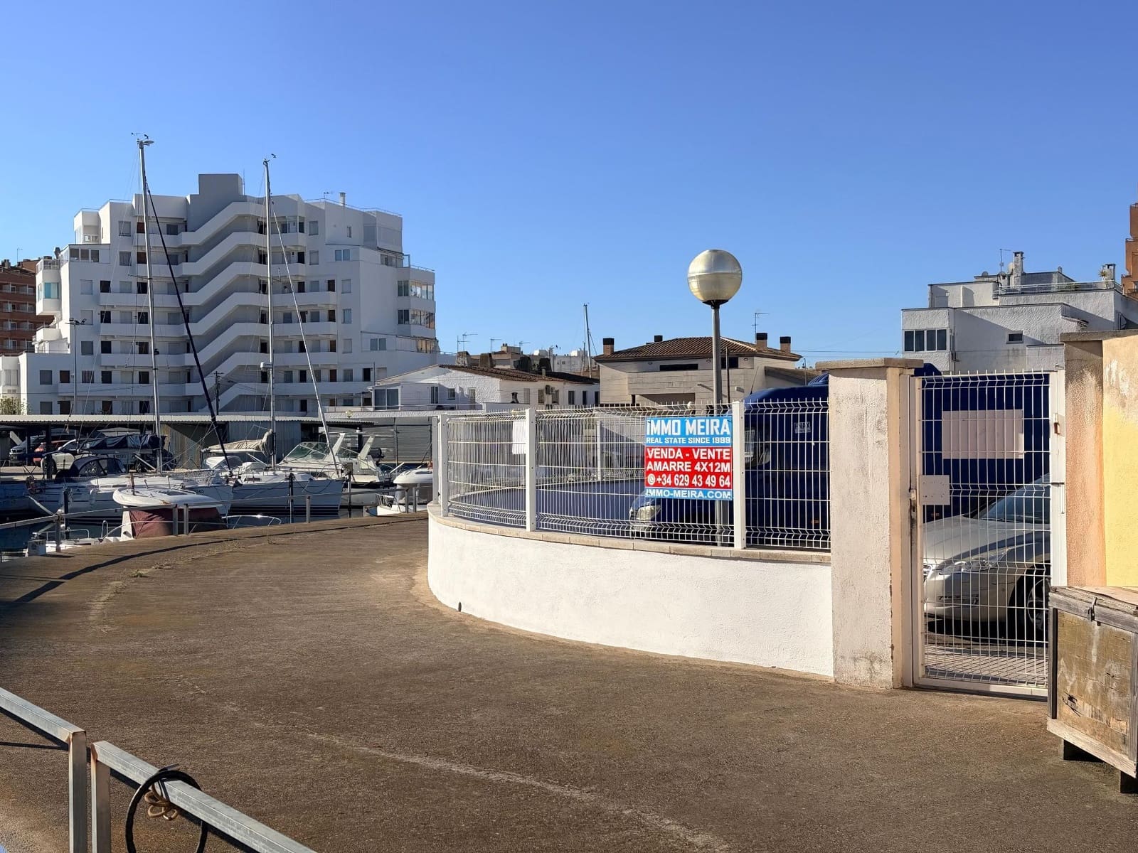 Garage for sale in Roses - € 45,000 (Ref: 9864051)
