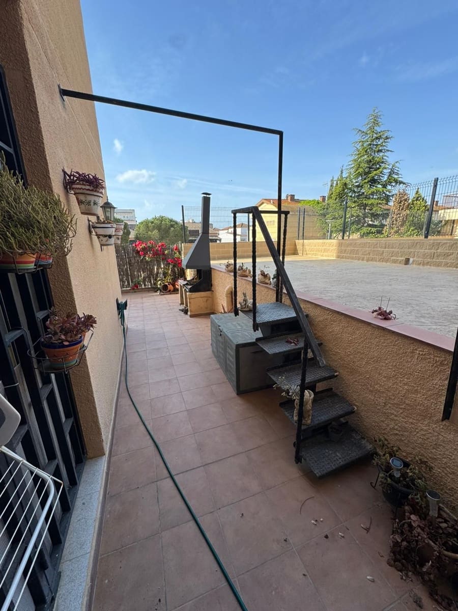 2 slaapkamer Appartement te koop in Roses met zwembad garage - € 169.900 (Ref: 9864052)