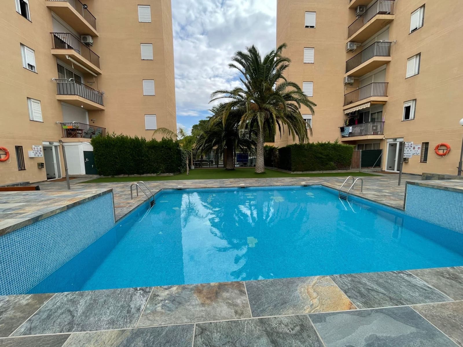 2 slaapkamer Appartement te koop in Roses met zwembad garage - € 169.900 (Ref: 9864052)