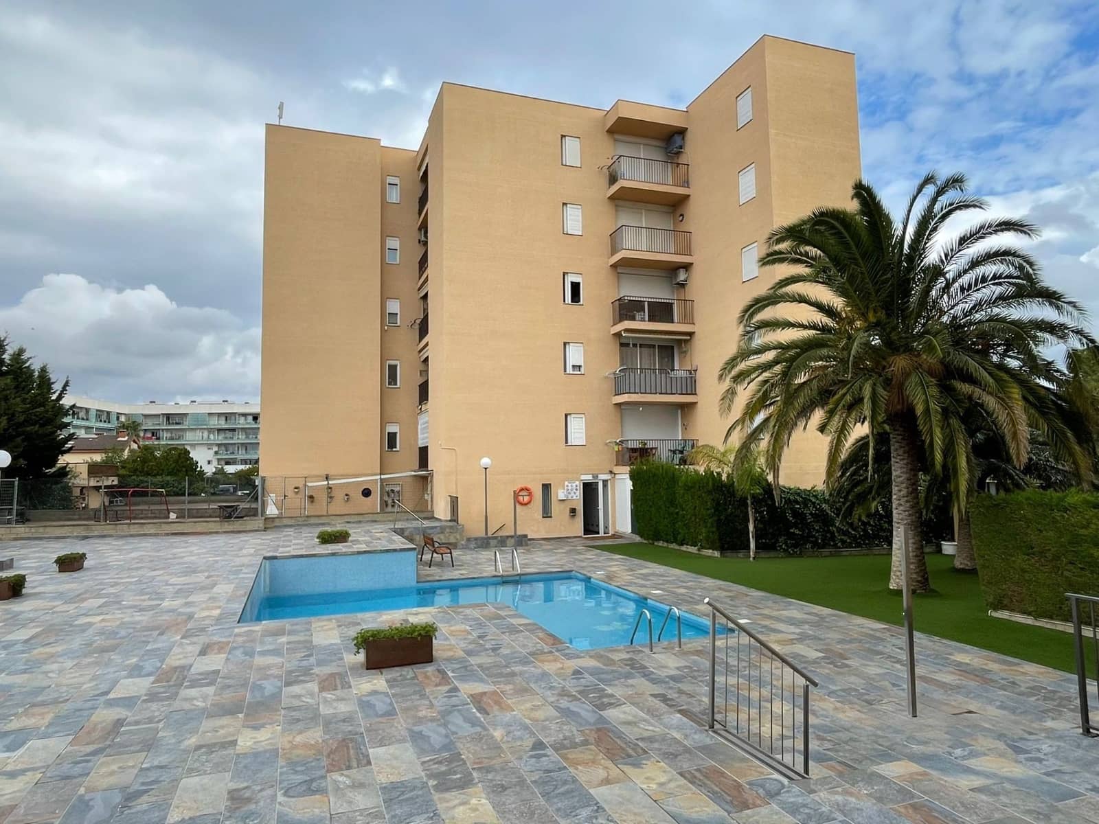2 slaapkamer Appartement te koop in Roses met zwembad garage - € 169.900 (Ref: 9864052)