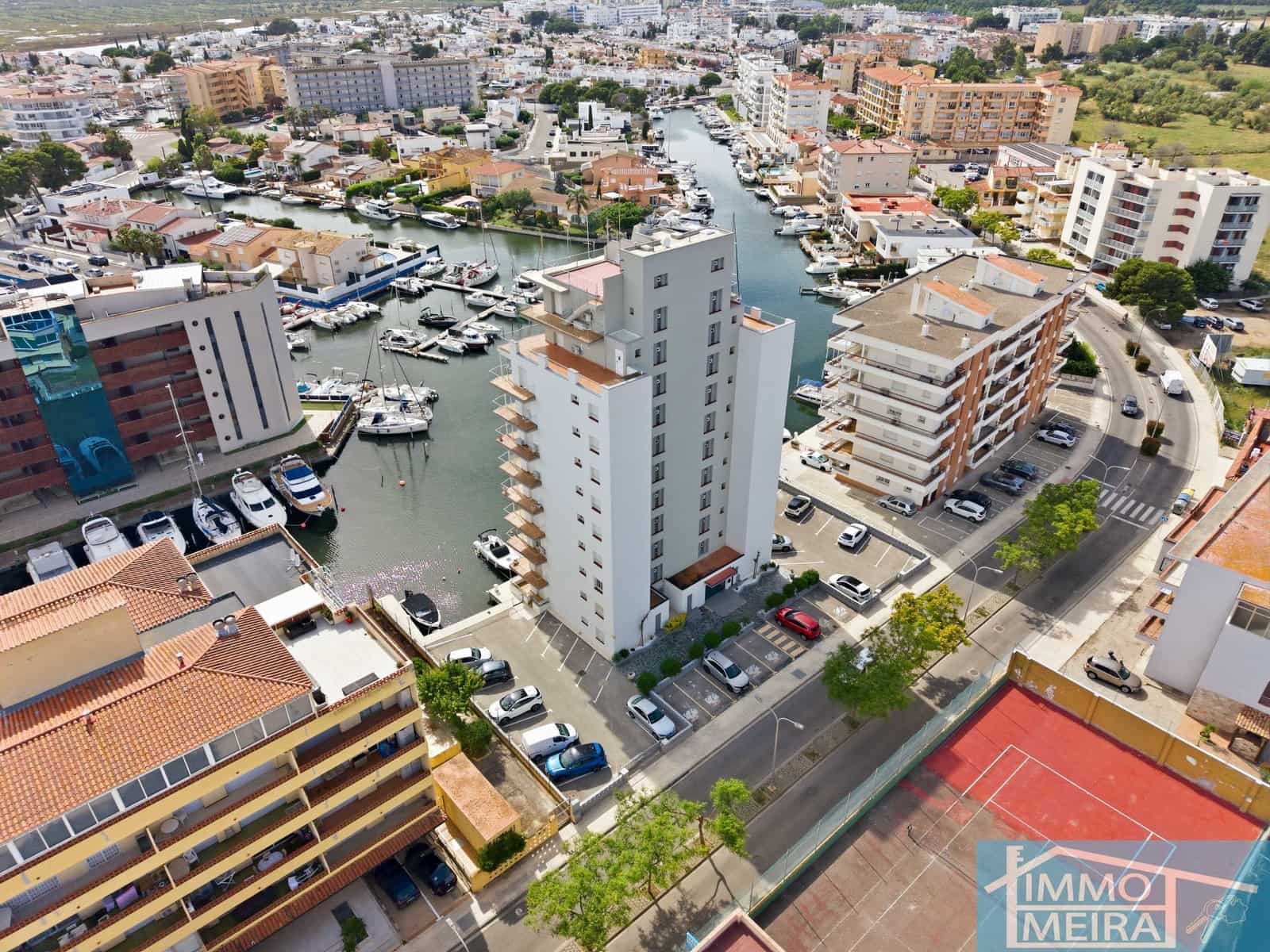 1 sypialnia Apartament na sprzedaż w Roses z garażem - 160 000 € (Ref: 9891689)