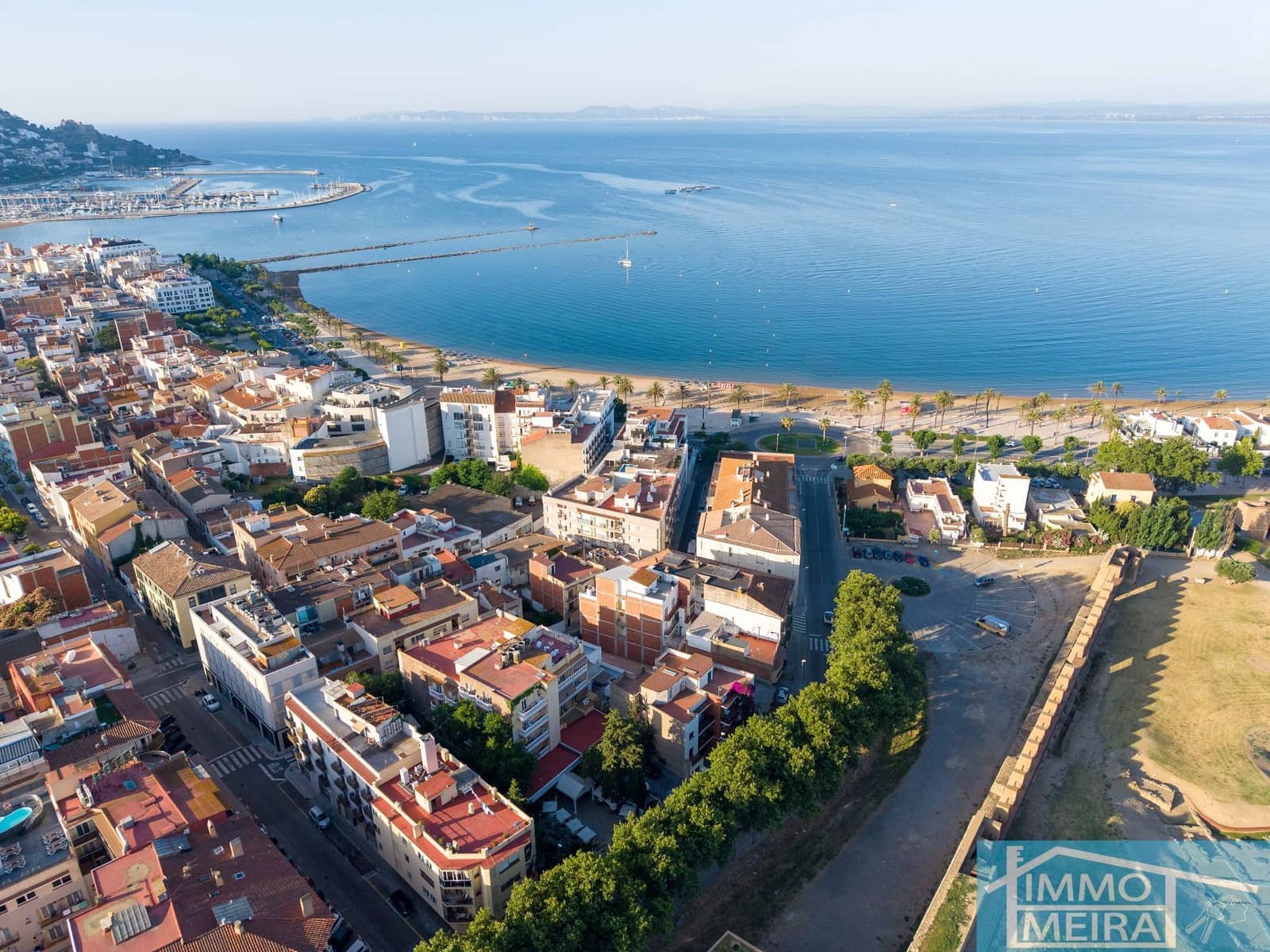 2 bedroom Apartment for sale in Roses - € 190,000 (Ref: 9919347)