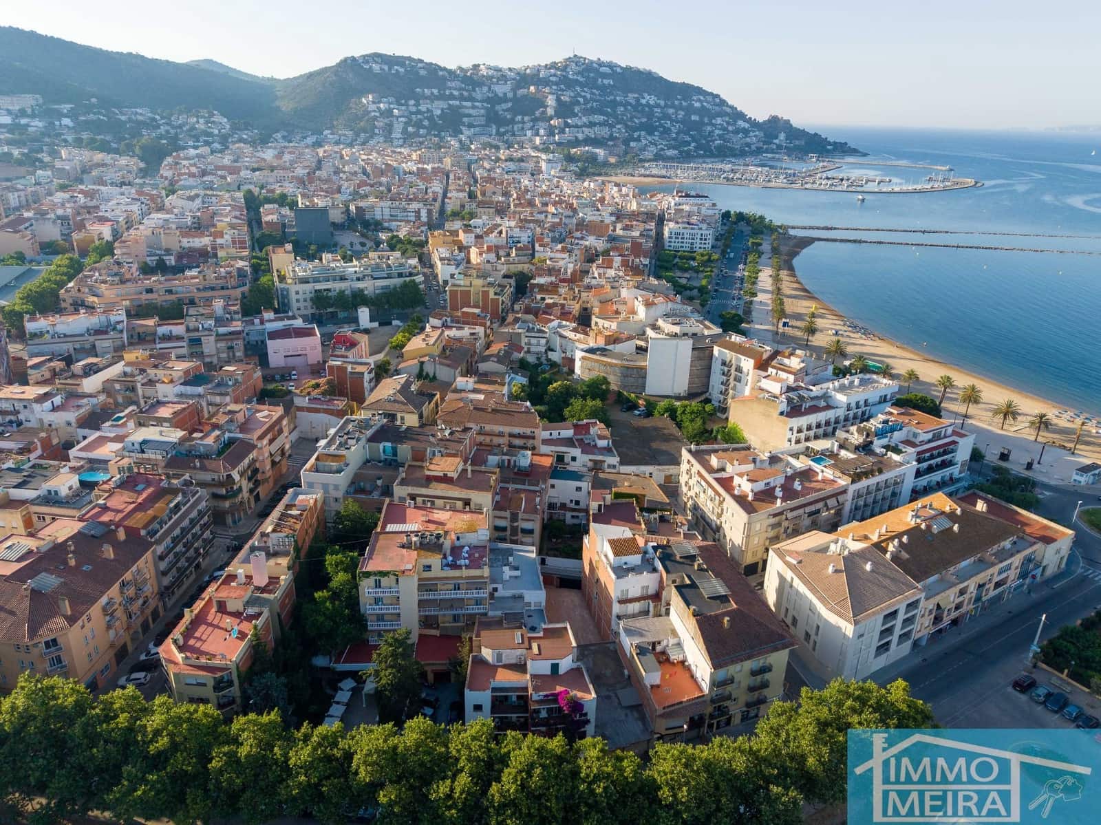 2 bedroom Apartment for sale in Roses - € 190,000 (Ref: 9919347)