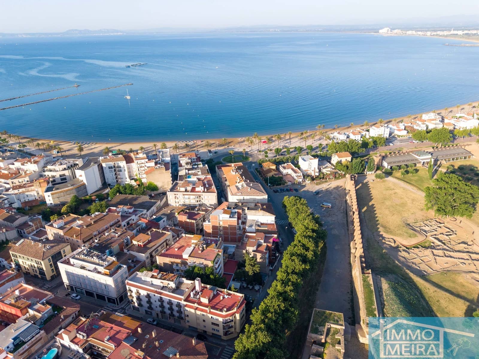 2 bedroom Apartment for sale in Roses - € 190,000 (Ref: 9919347)