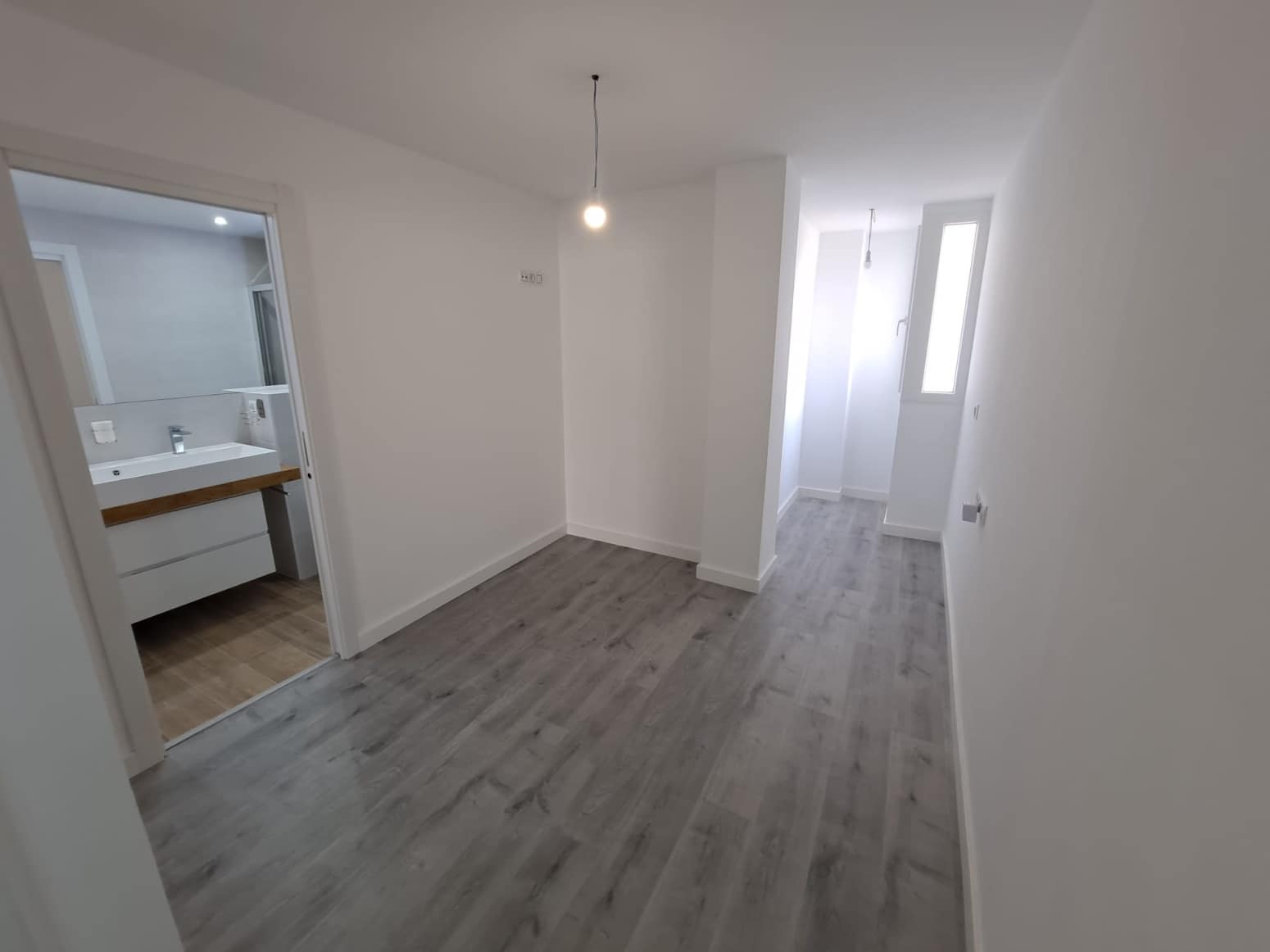 3 quarto Apartamento para arrendar em Valencia cidade com garagem - 1 900 € (Ref: 10079955)