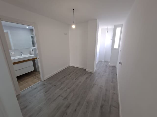 3 quarto Apartamento para arrendar em Russafa, Valência cidade com garagem - 1 900 € (Ref: 10079955)