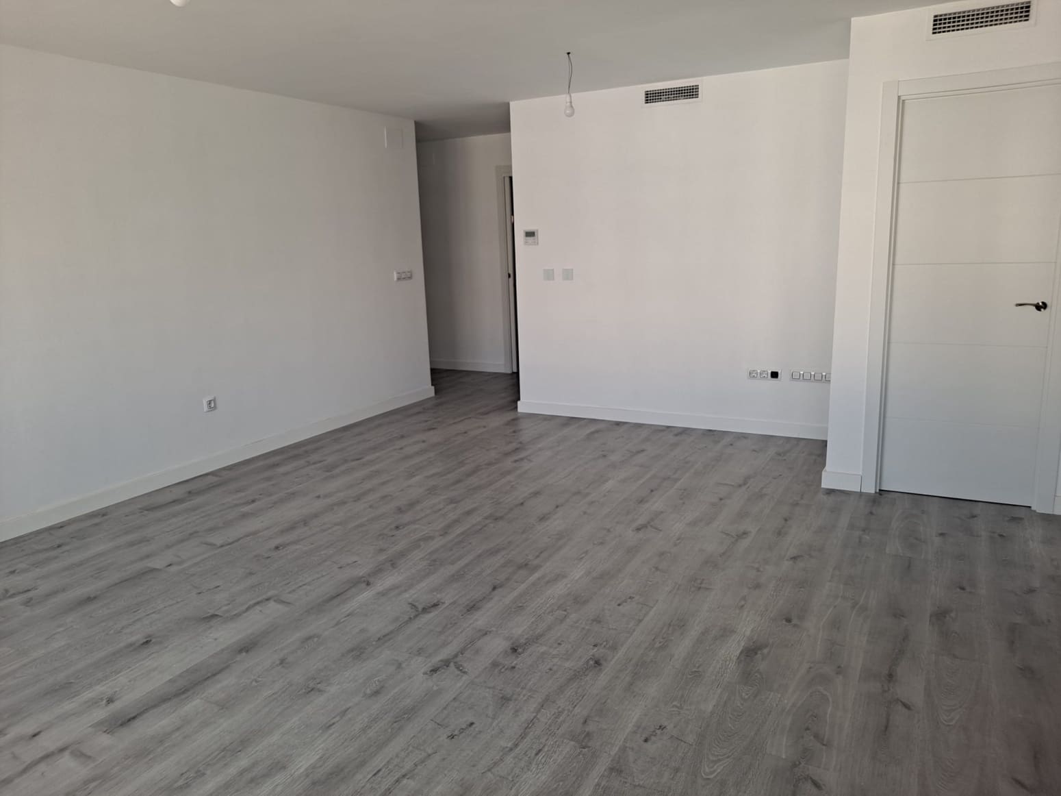 3 quarto Apartamento para arrendar em Valencia cidade com garagem - 1 900 € (Ref: 10079955)