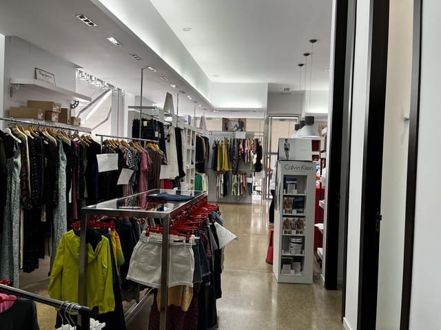 Commercieel te huur in Meliana - € 1.000 (Ref: 8987248)